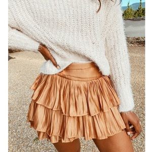 Silk like, high waisted, ruffled mini skirt